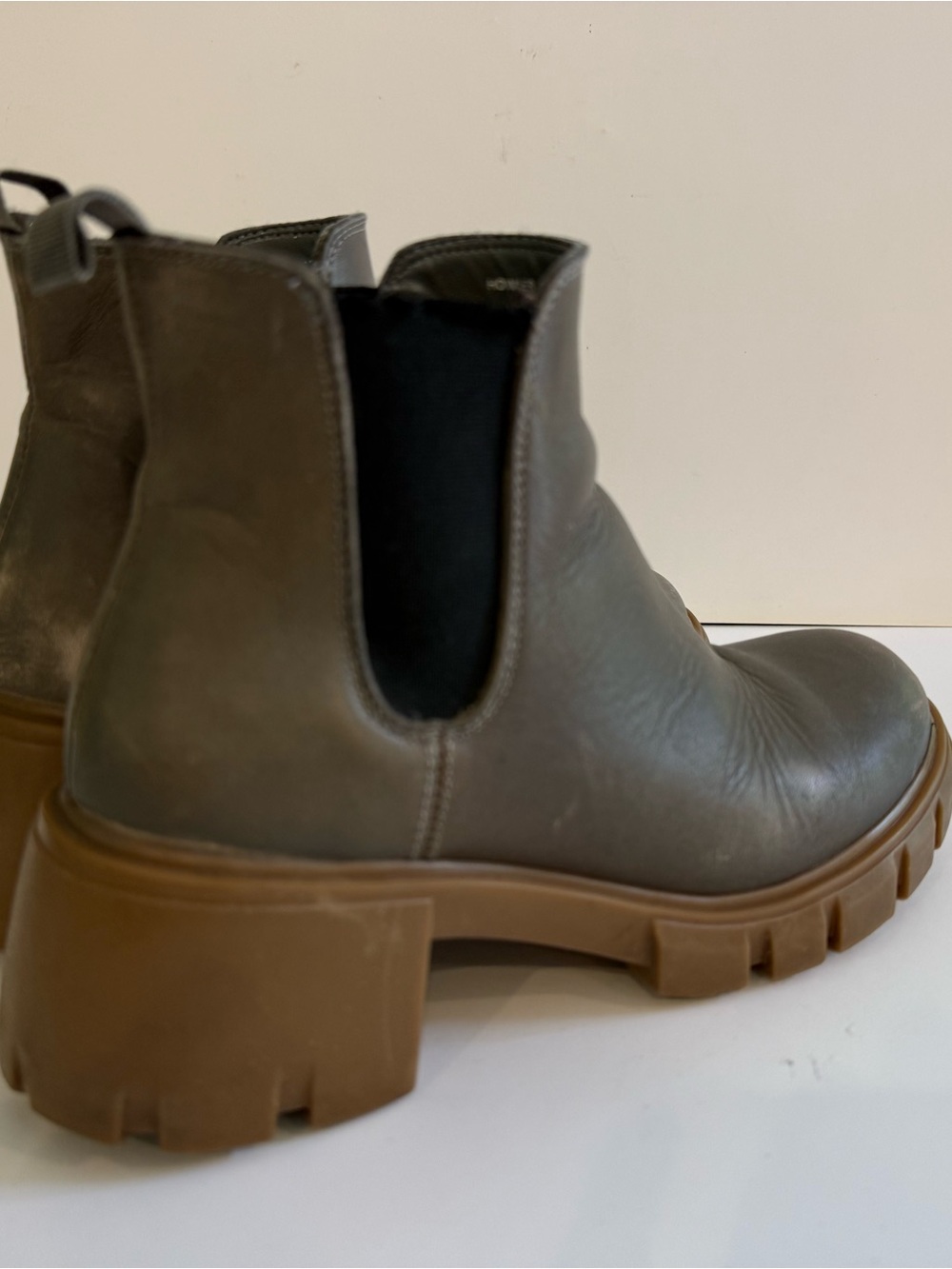 Steve Madden Women's Chunky Chelsea Boot in Olive Gray